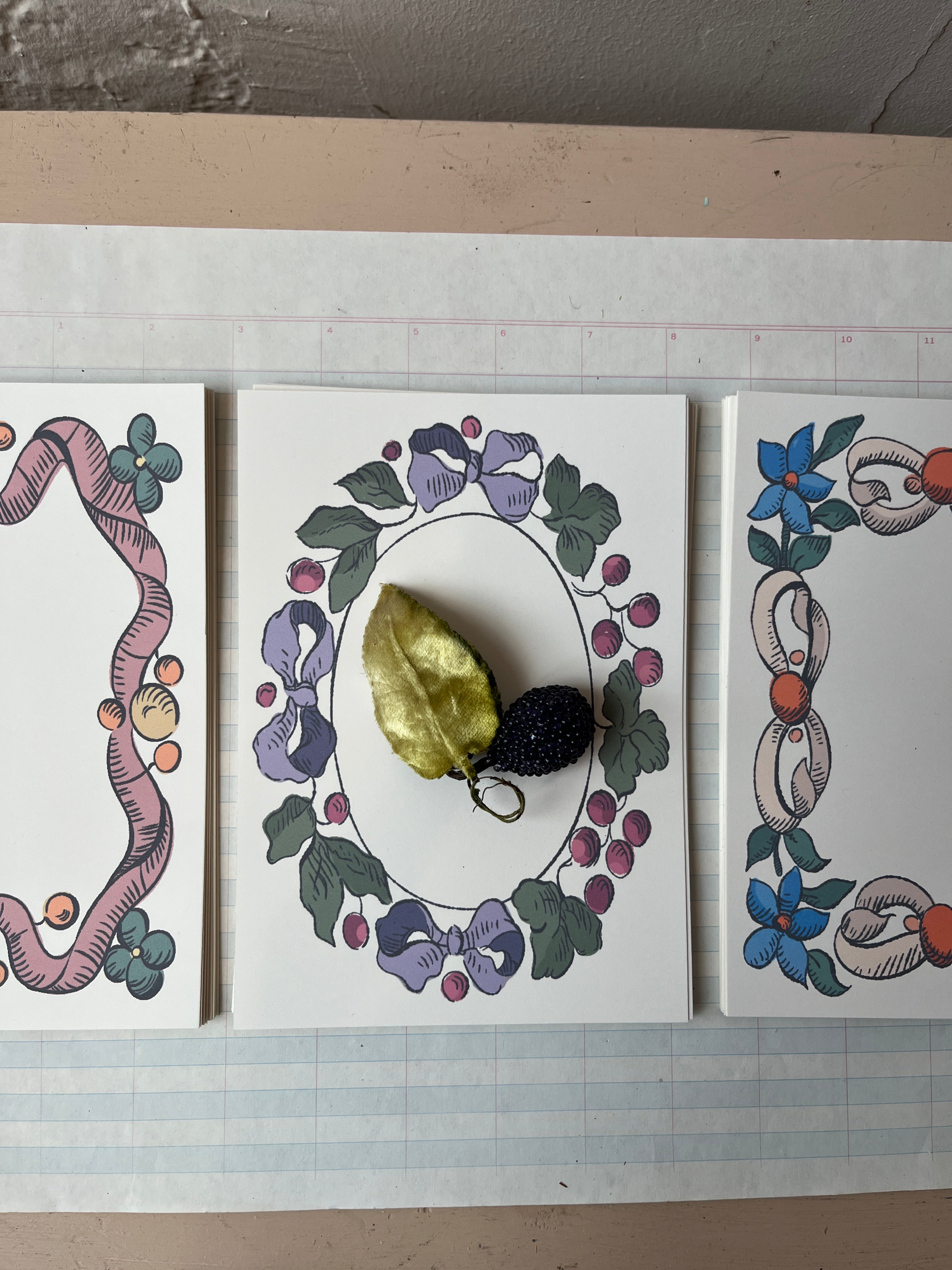 Berry Ribbon Frame Cards