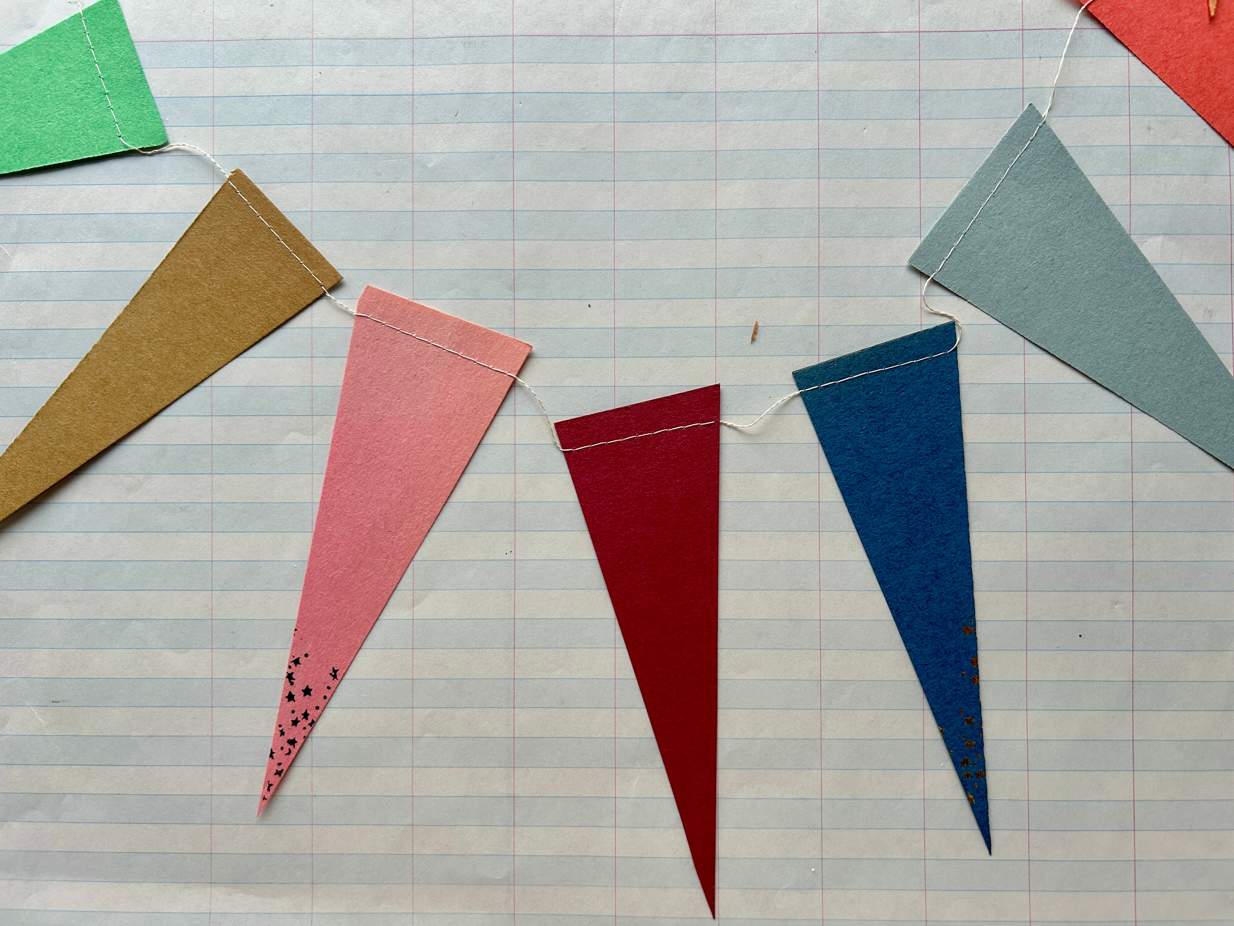 Wanderful Pennant Garland