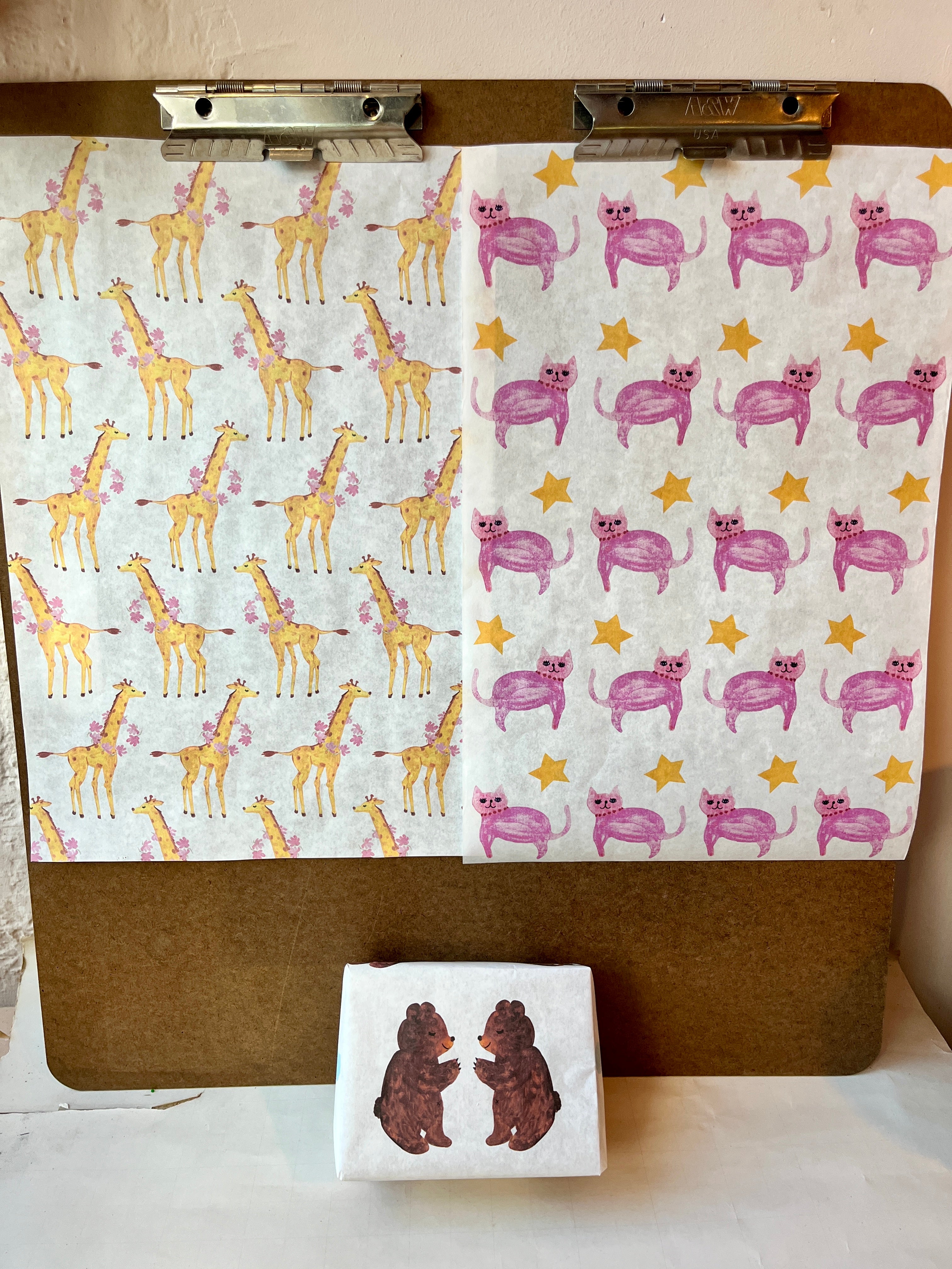 Quirky Animals Wrapping Paper Set