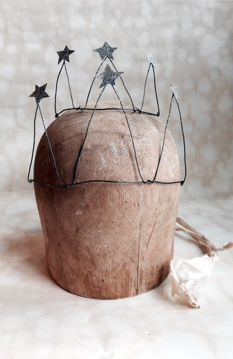 Handmade Wire Crown Form with stars, MADE TO ORDER - PARCEL