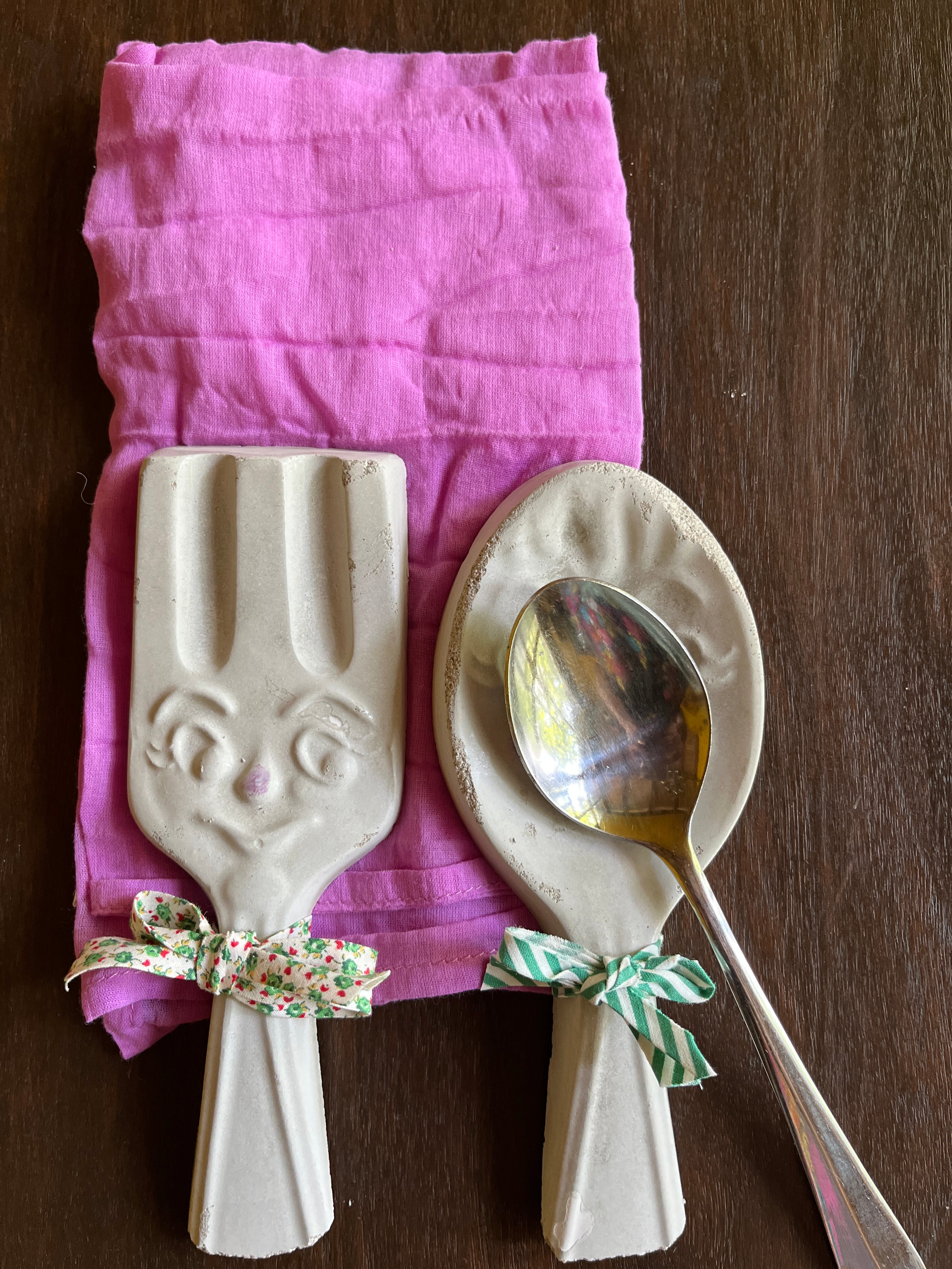 Concrete Cutlery Couple