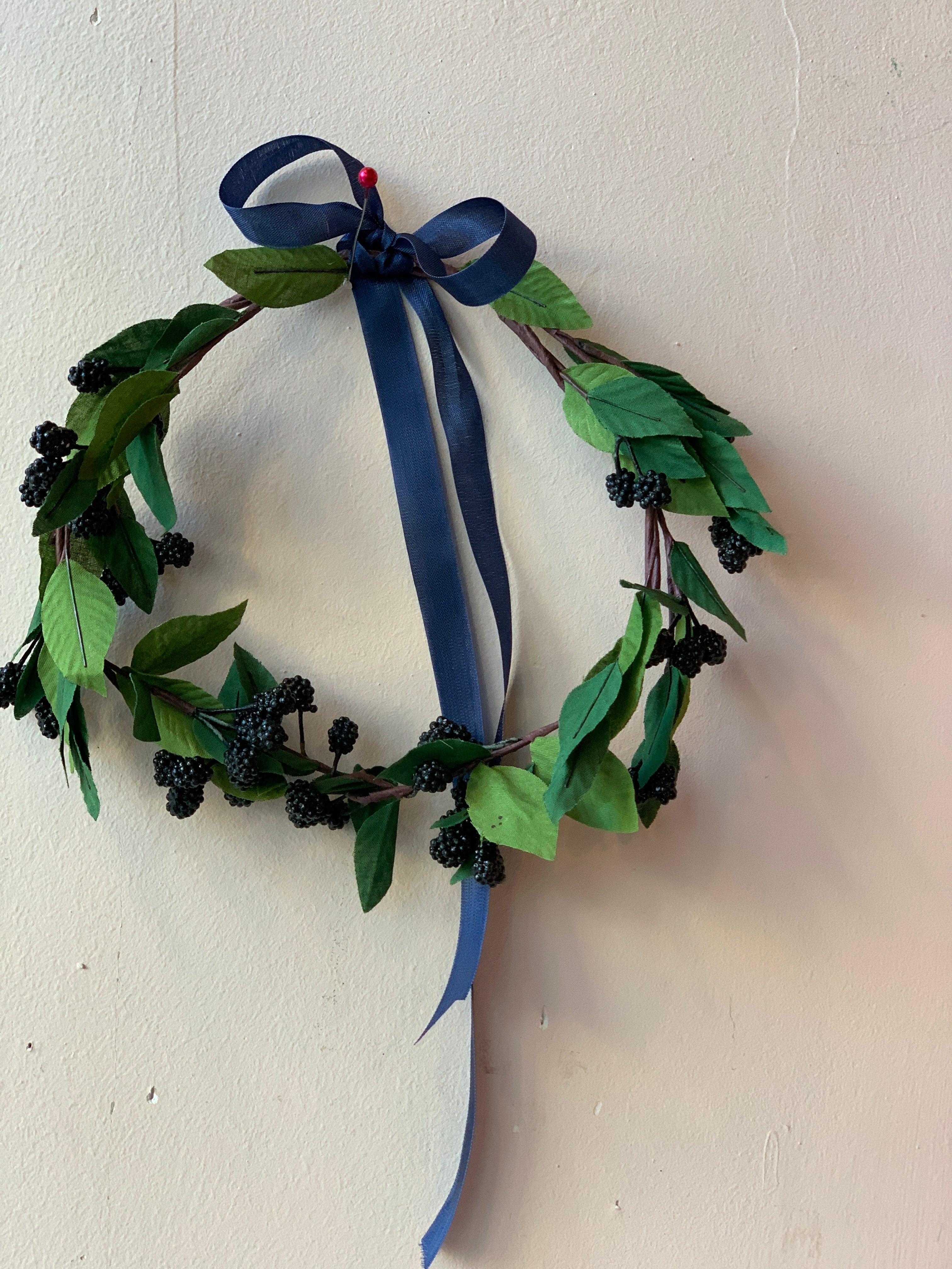 Black Currant Wreaths - PARCEL