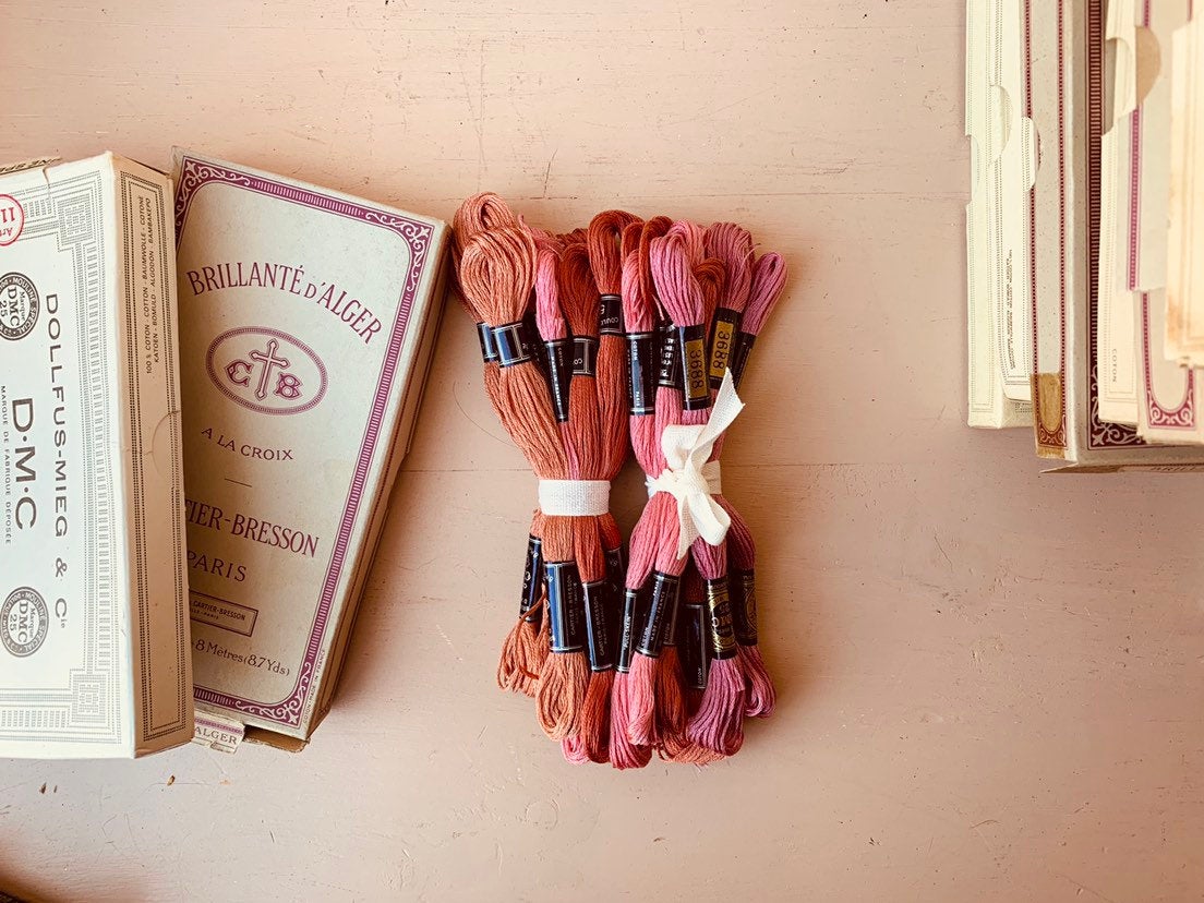 Vintage DMC Embroidery Bundles, Hand Embroidery Floss, Bunch of 10 Threads,  Assorted Colors